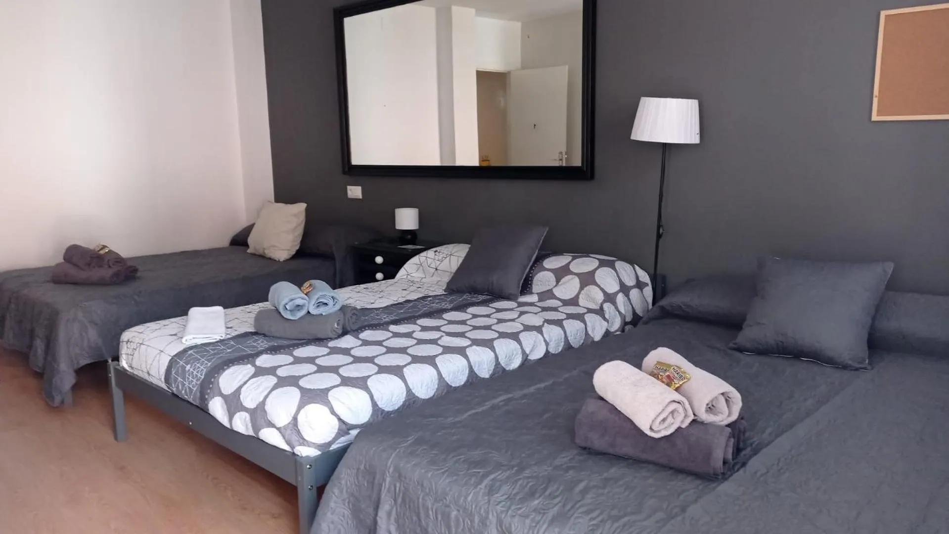 론다 Tu Hogar 16 Pax Parking,Piscina Y Desayuno Incluido 아파트 스페인