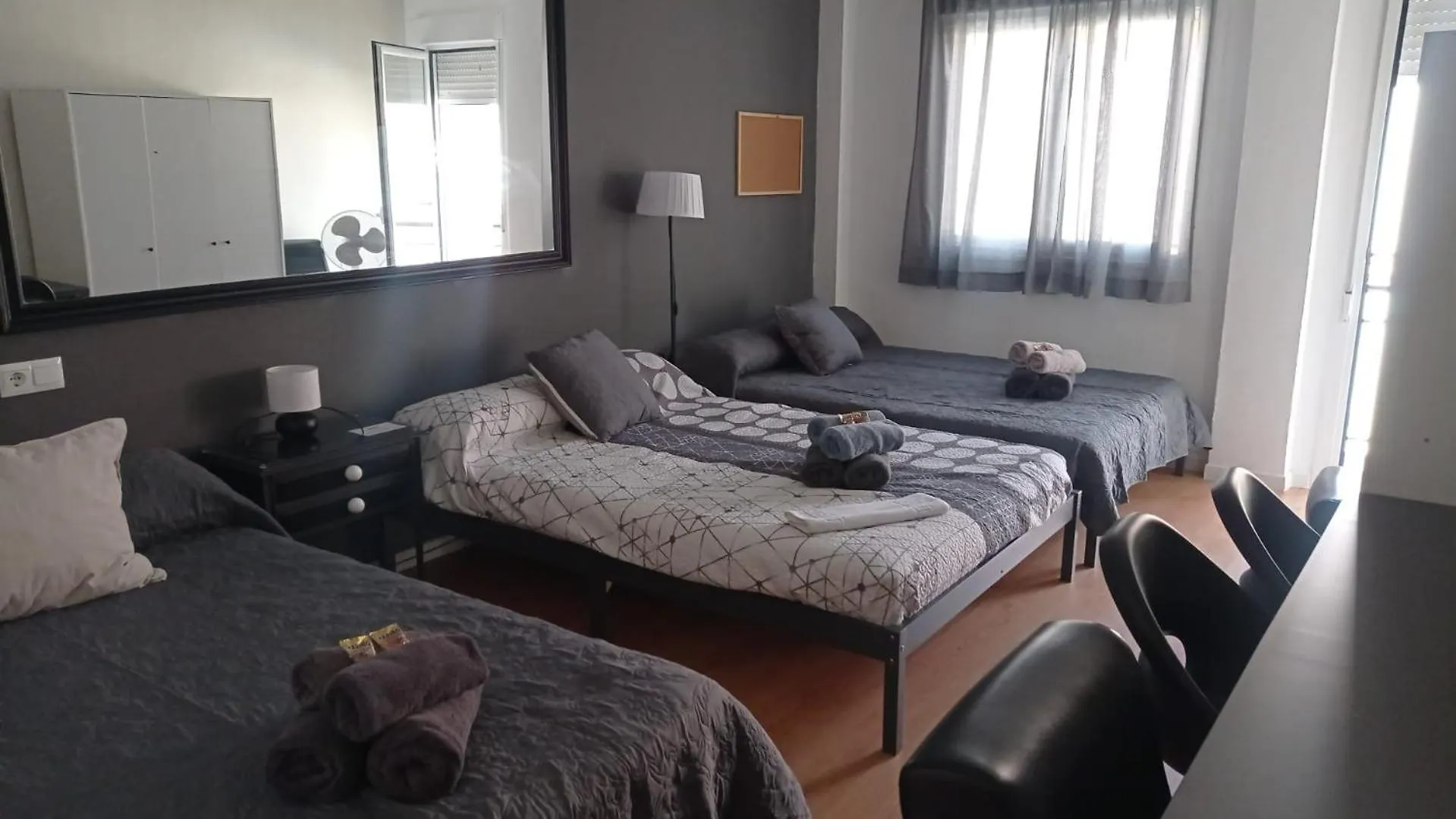 론다 Tu Hogar 16 Pax Parking,Piscina Y Desayuno Incluido 아파트